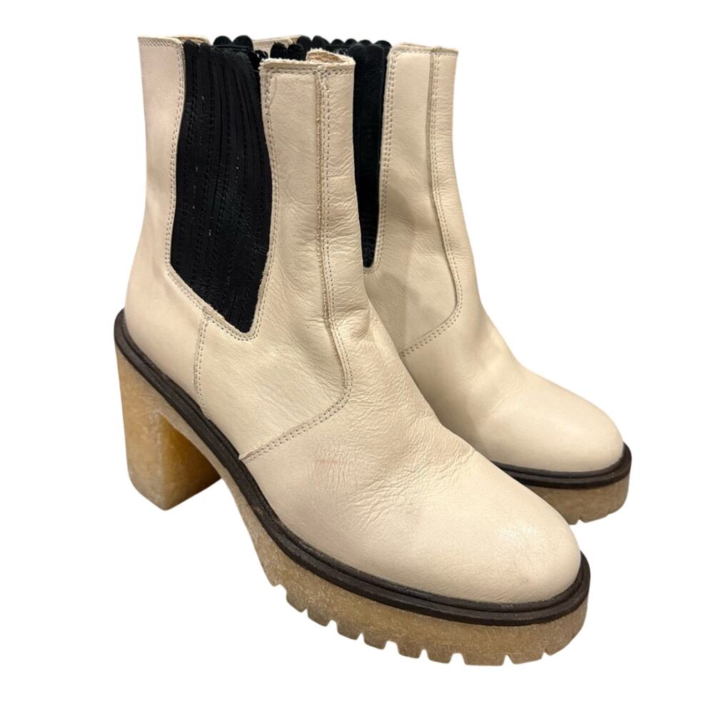 Free People James Chealsea Cream leather and Black Heeled Boots size 7
